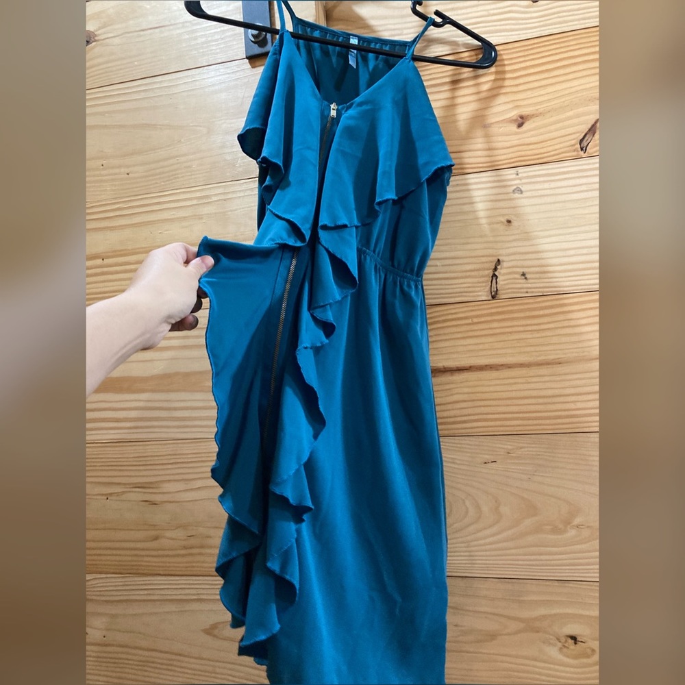 *REDUCED* Ruffle/zipper down Dress! - Picture 2 of 5